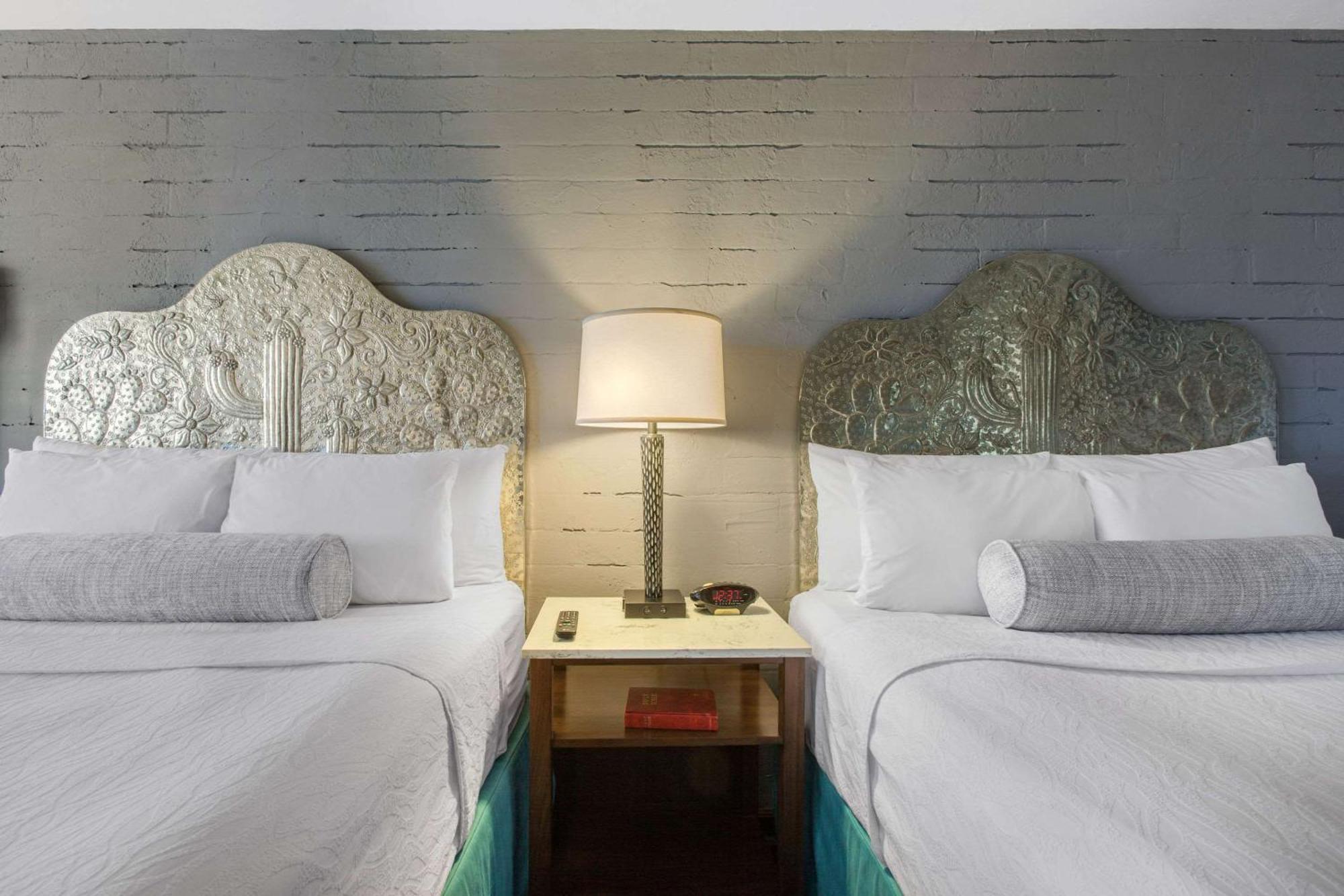 La Posada Lodge & Casitas, Ascend Hotel Collection Casas Adobes Extérieur photo